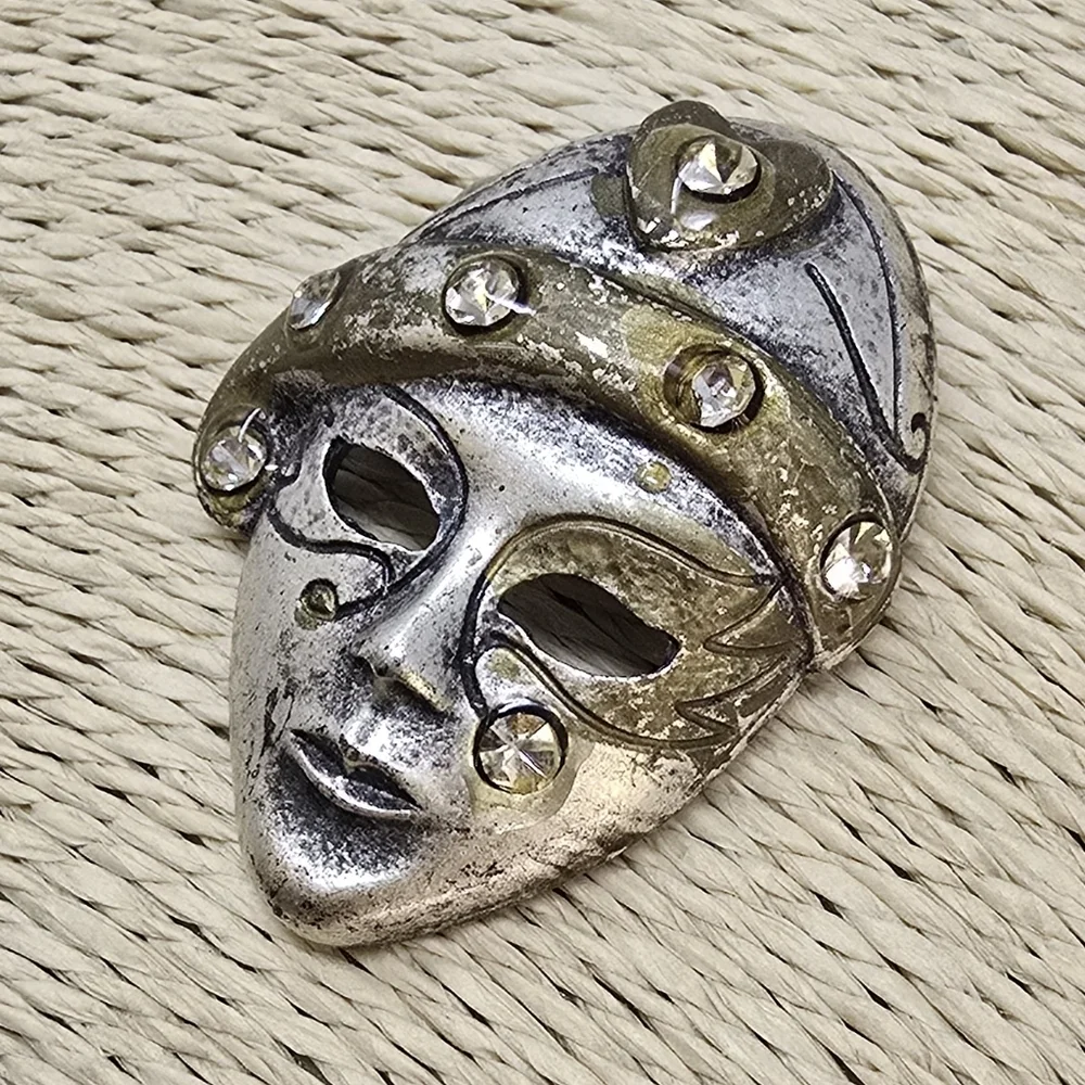 Vintage silver gold tone Mardi Gras mask‎ Venetian Masquerade brooch heart